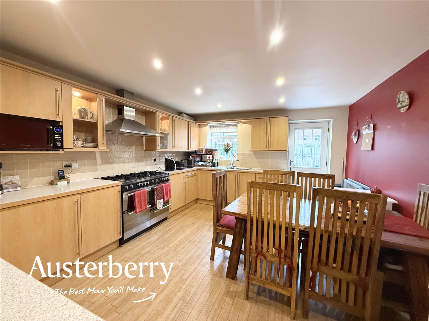 4 bed property in The Parks, Stoke-On-Trent